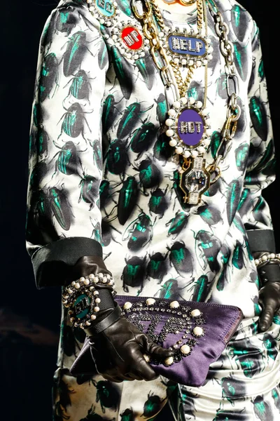 Look 76